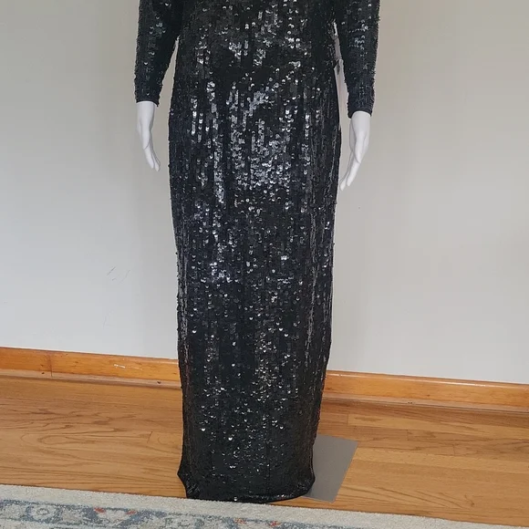 Mac Duggal Black Sequined Column Gown - Picture 5 of 16